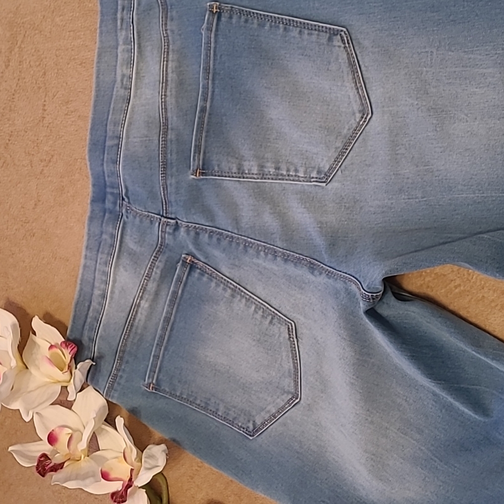 Cropped Jeggings - Picture 3 of 12